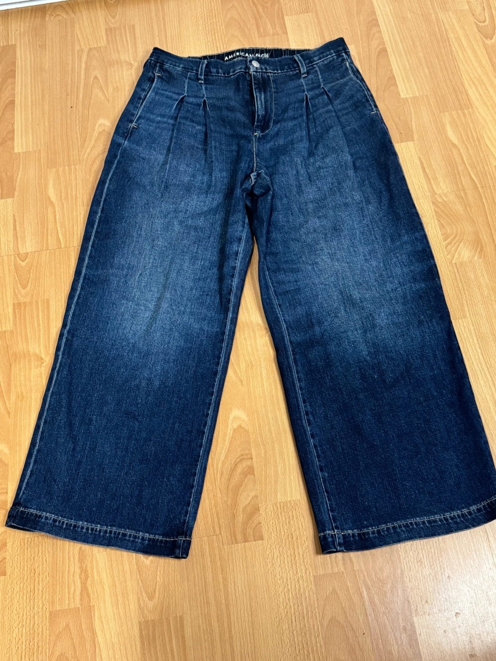 America Eagle - Super High Rise  Baggy Wide-Leg Dark Blue Pleated Women's Jeans